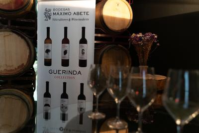 Wine bar & Terraza en Bodegas Máximo Abete